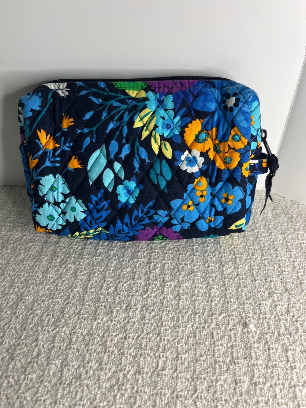 Vera Bradley Navy Floral Quilted Cosmetic Pouch "Midnight Blues" retired pattern - Picture 8 of 8